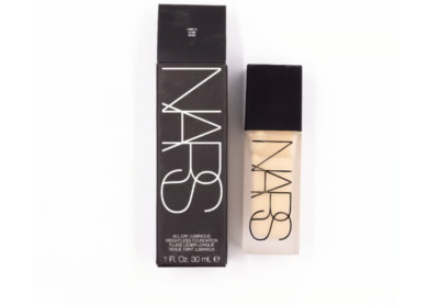 NARS - All Day Luminous Weightless Foundation - Gobi Light 3 - 1 fl oz / 30 ml