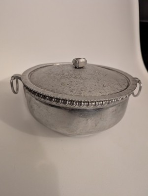 Vintage Hammered Aluminum RODNEY KENT Floral Covered Casserole 1940/1950 Antique