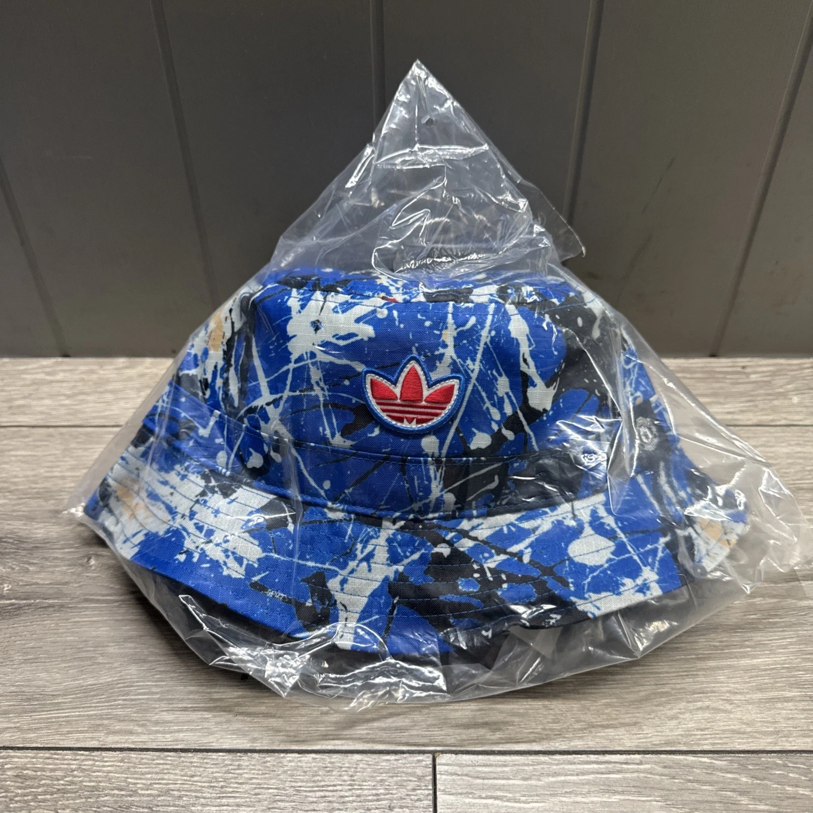 Manchester United Limited Edition Adidas Stone Roses Bucket Hat-brand new KE5264
Opens in a new wind