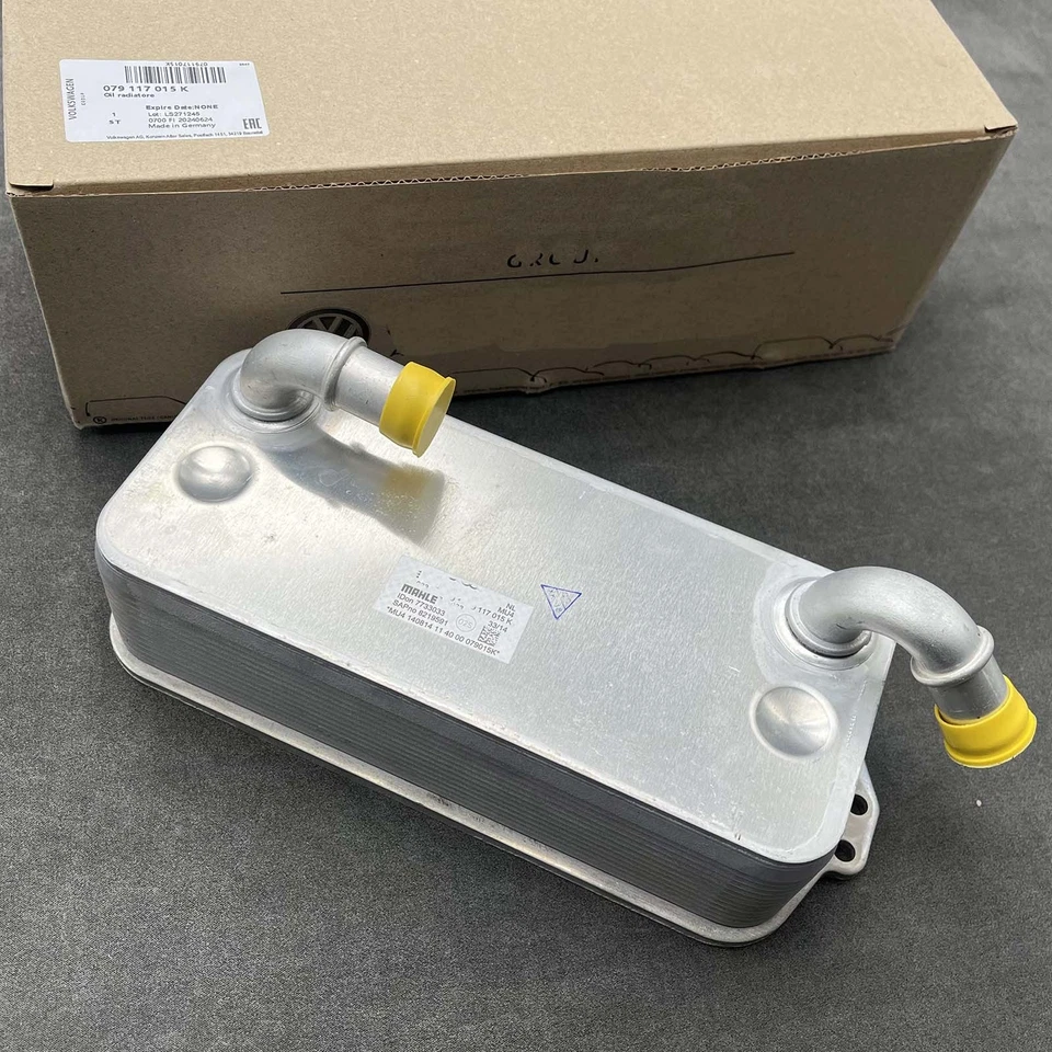 Enfriador de aceite 079117015K para Audi S6, S7, S8, A8 Quattro 4,0 L 2012-18 079-117-015-K Foto 2 de 4
