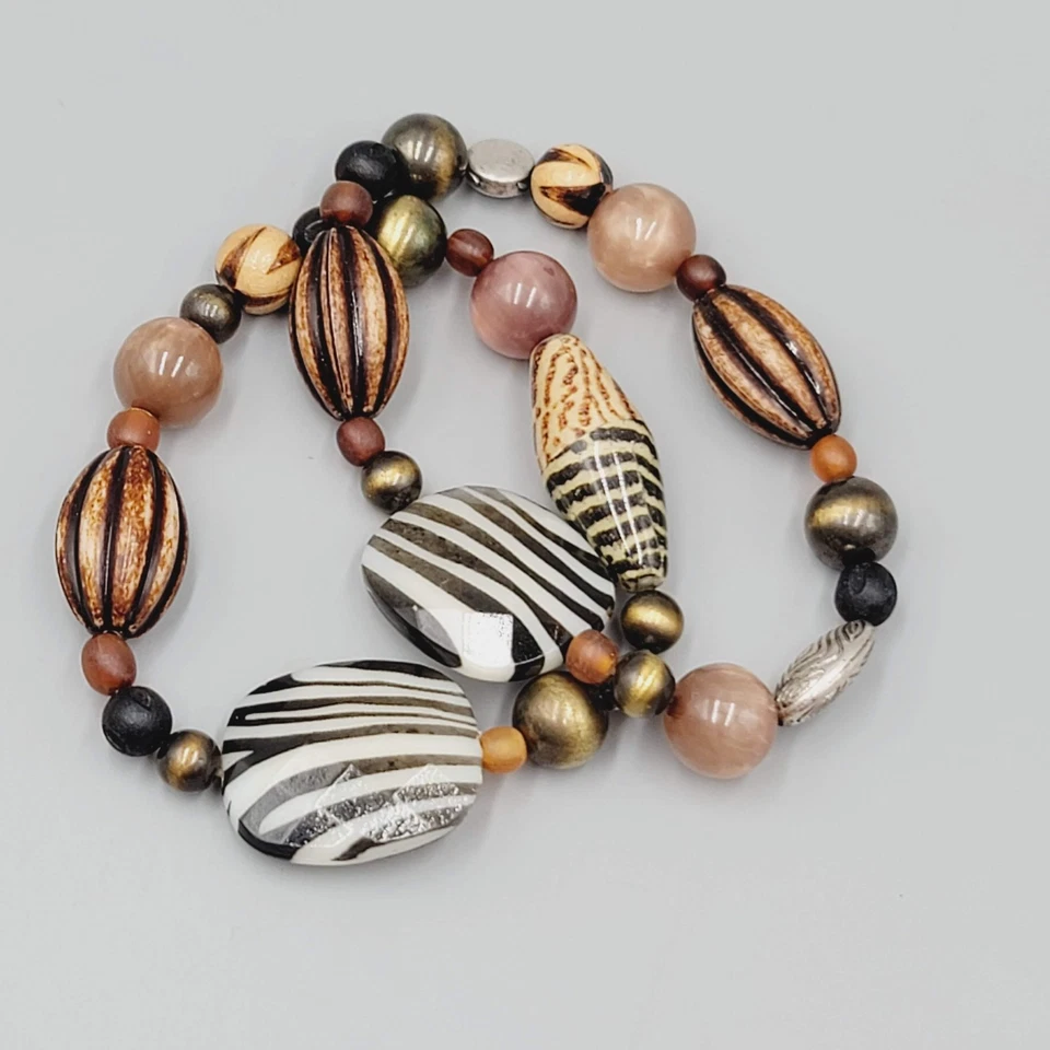 Juego de 2 pulseras elásticas con cuentas Premier Designs a rayas marrón cebra Foto 3 de 4