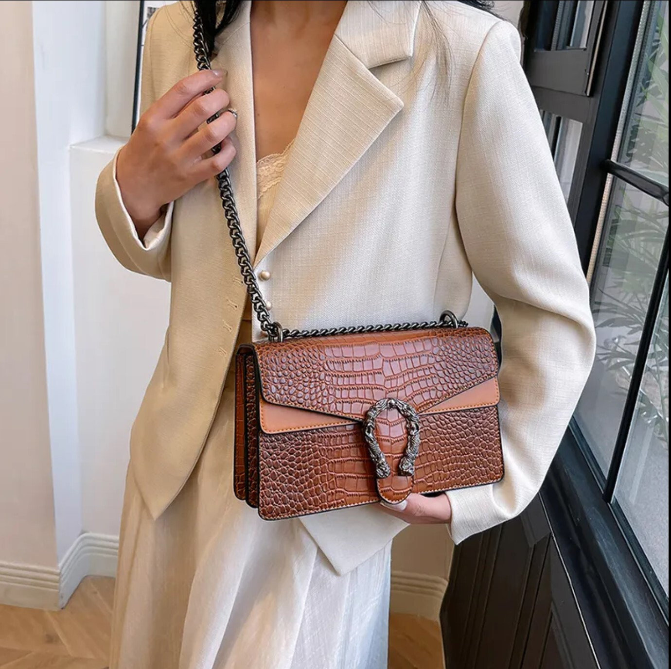 Borsa elegante sportiva eco pelle effetto serpente beige nuova foto 3