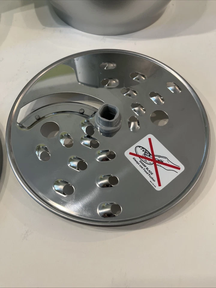 4 PC Bullet Express Trio BE-110 Cover Lid, Bowl, Outlet Disc & Blade NEW W/O Box - Image 4 of 4