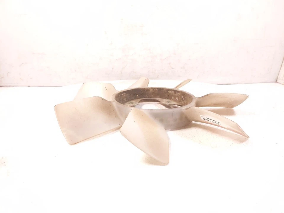 Conjunto de hoja de ventilador de refrigeración del radiador delantero Toyota Tacoma 1995-2023 16361-75020 Foto 4 de 4