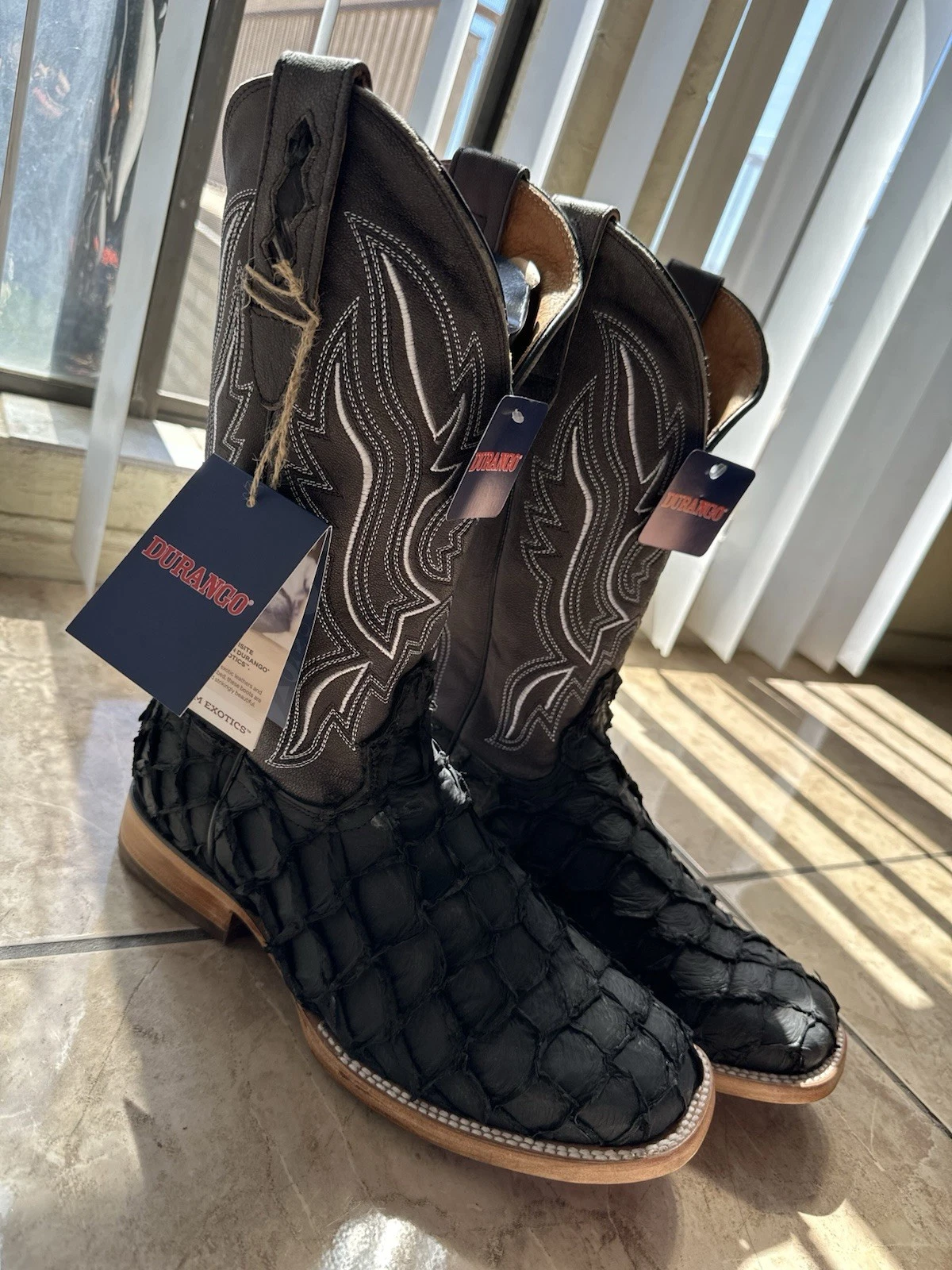 Durango Exotic Pirarucu skin black cowboy boots Men’s size 8.5 Wide