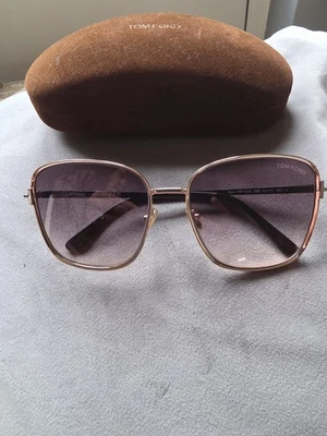 Tom Ford Sunglasses Fern TF1029 - Image 1 of 4