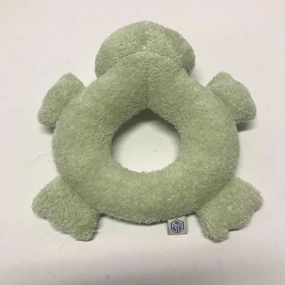 Anillo de peluche Pottery Barn para niños rana verde juguete relleno sonido arrugado Foto 4 de 4