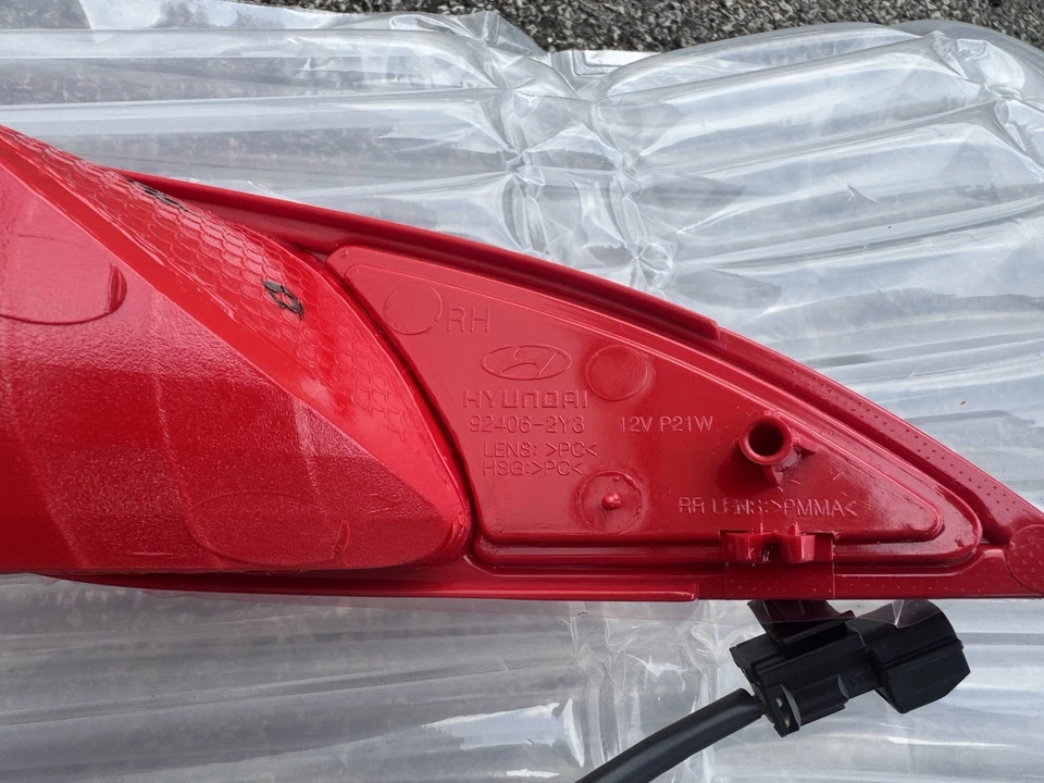 HYUNDAI IX35 2013 MK1 5DR DRIVERS SIDE REAR OUTER LIGHT 92402-2Y0 — 第 3/3 张图片