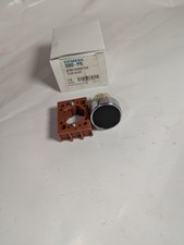 NEW GENUINE SIEMENS 3SB02-PFB 22 MM PUSHBUTTON FLUSH BLACK