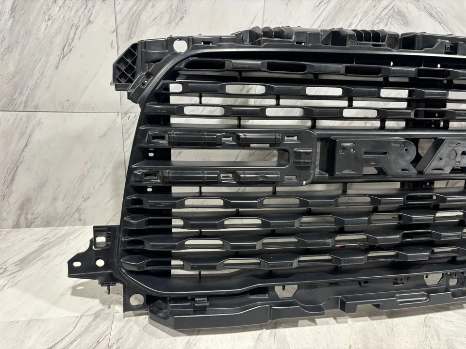 Dodge Ram 2500 3500 2019-2024 montaje de rejilla OEM parrilla central delantera 68386825af Foto 2 de 4