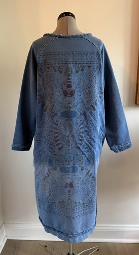 Abito felpa boho oversize floreale blu boho Monthorigin art to wear - Foto 6 di 8