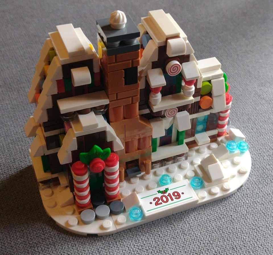 LEGO 40337 Mini Gingerbread House, photo 4 of 5