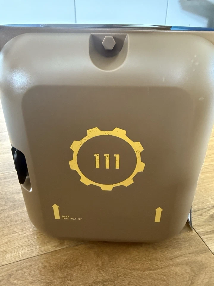 Fallout 4 Pip Boy Edition for PS4 New and Sealed - Image 4 of 4