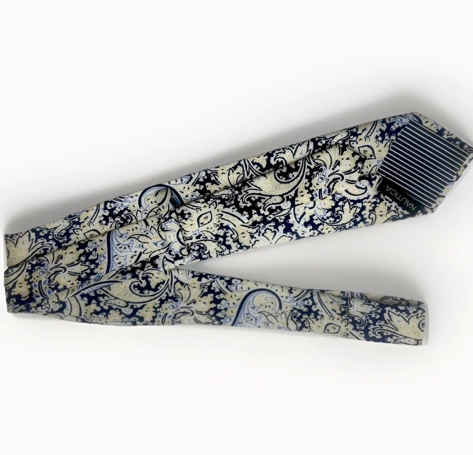 Corbata NAUTICA Paisley Azul Marino Teniente Azul y Amarillo 100% Seda Foto 4 de 4