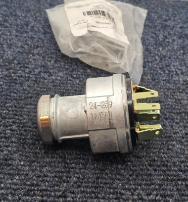 Pollak Ignition Switch P27-1048: Interruptor 09500MX Fits Paccar Peterbilt