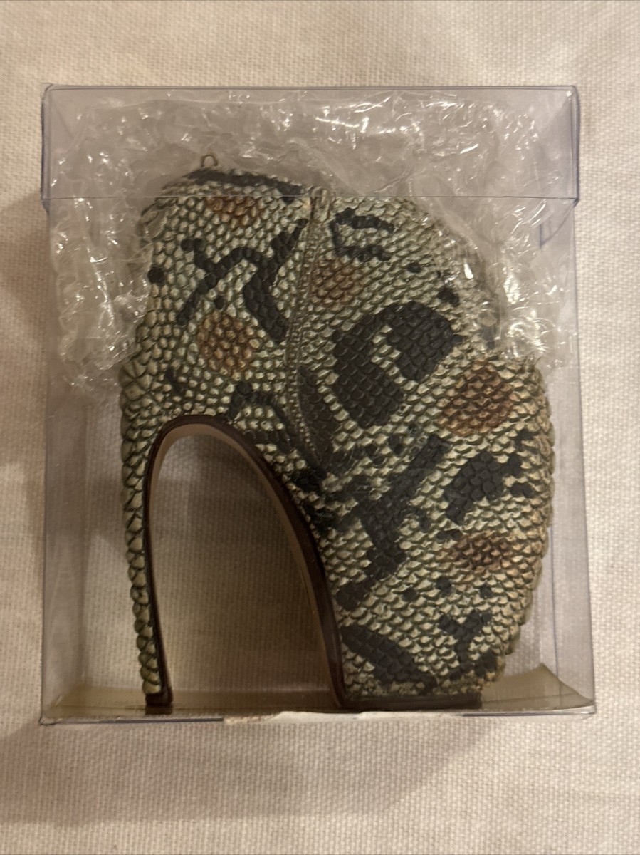 Alexander McQueen Armadillo Shoe RARE Collectors NYC Exhibition