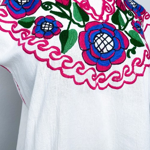 VINTAGE 70's Mexican Top Cream Cotton Colorful Embroidered Oaxacan Blouse Shirt - Picture 5 of 9
