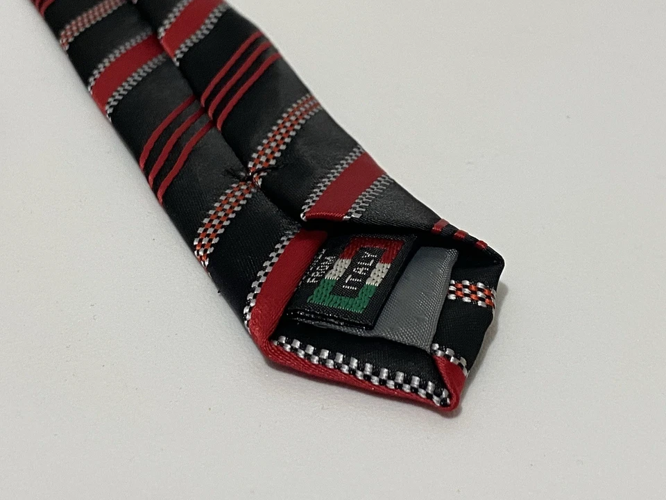 Corbata Berlioni Italia 100 % seda rayas negras y rojas Foto 4 de 4