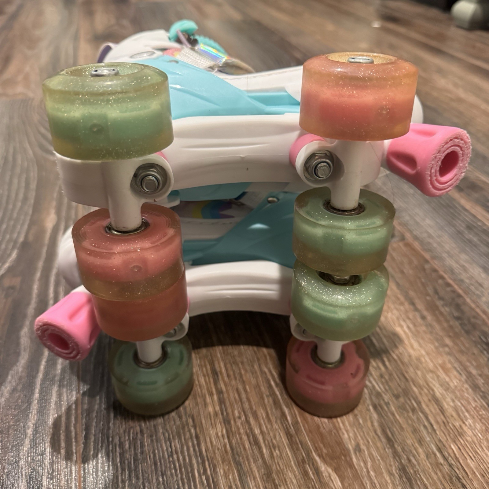 SULIFEEL Rainbow Light Up Quad Roller Skates Adjustable Kids Shoe Size 9c-13c