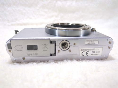 OLYMPUS PEN Mini E-PM1 Digital Camera silver with lens M.ZUIKO 17mm F2.8 - Picture 15 of 24