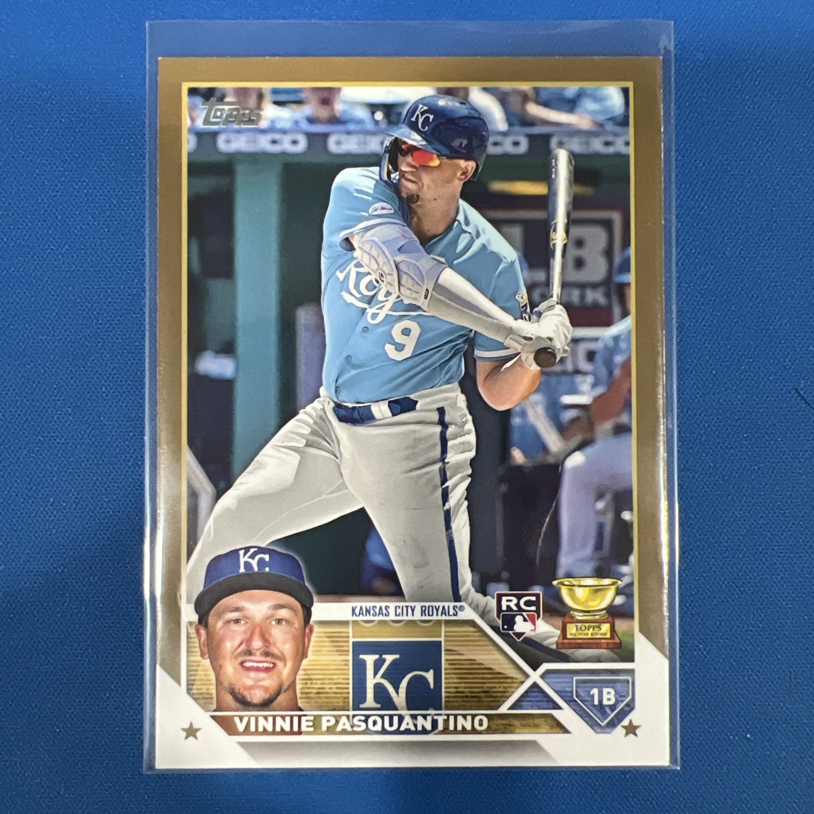 2023 Topps Vinnie Pasquantino RC Rookie Gold Border # 302 /2023 Royals