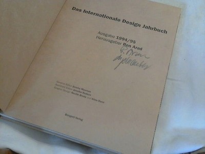 Das Internationale Design Jahrbuch, 1994/95 +++ mit Signatur von Ron Arad Arad, 