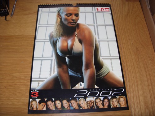 THE SUN PAGE 3 Glamour CALENDAR 2002 - Excellent Condition