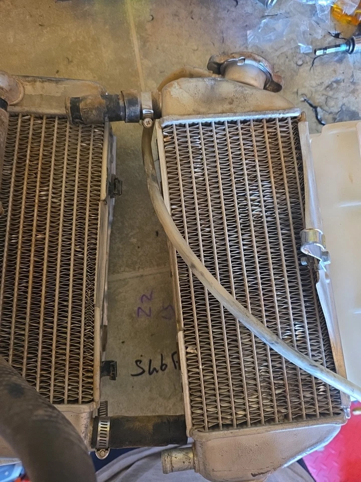 2003-2005 KX125 OEM KAWASAKI RADIATORS SET/ PART# 39061-0012, 39061-0013 - Image 2 of 4