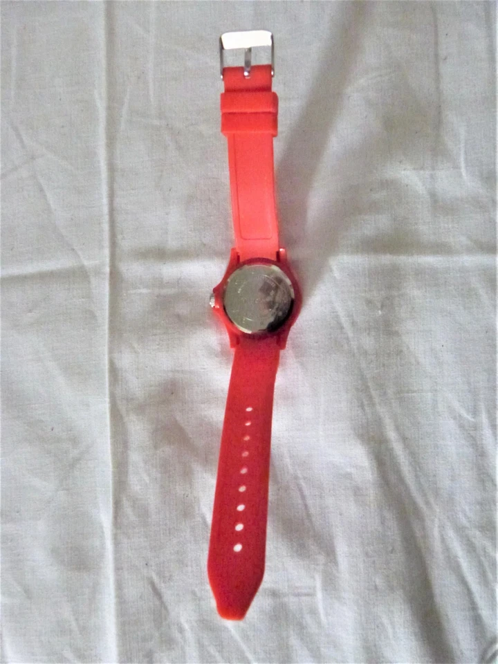 Aus einer Auflösung: Shell V - Power 5ATM Water Resistant Armbanduhr - Bild 3 von 3