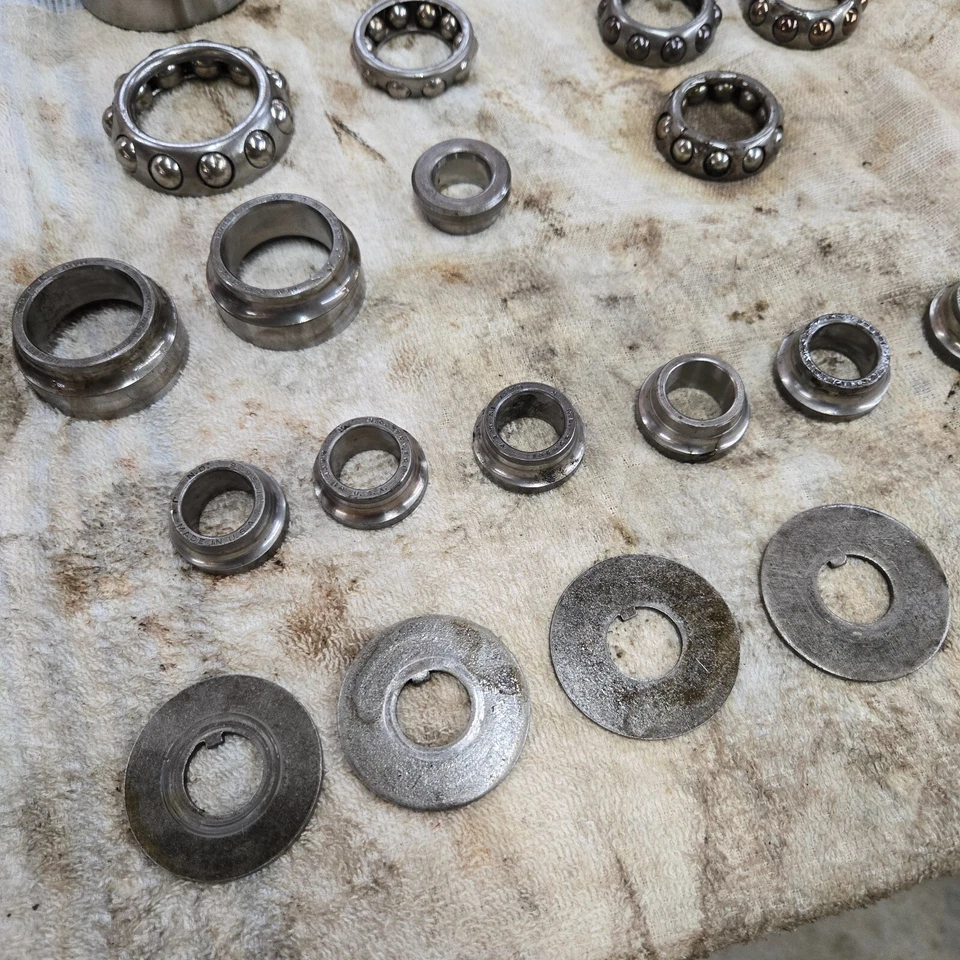 Chevy Pontiac 1949-1954 rodamientos de rueda originales arandelas tuercas Belair Chieftain Foto 2 de 4