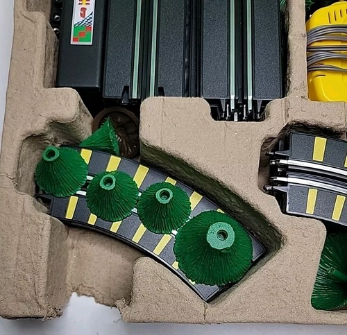 2015 Quad Challenger Battery-Operated Road Racing Set - Picture 9 of 12