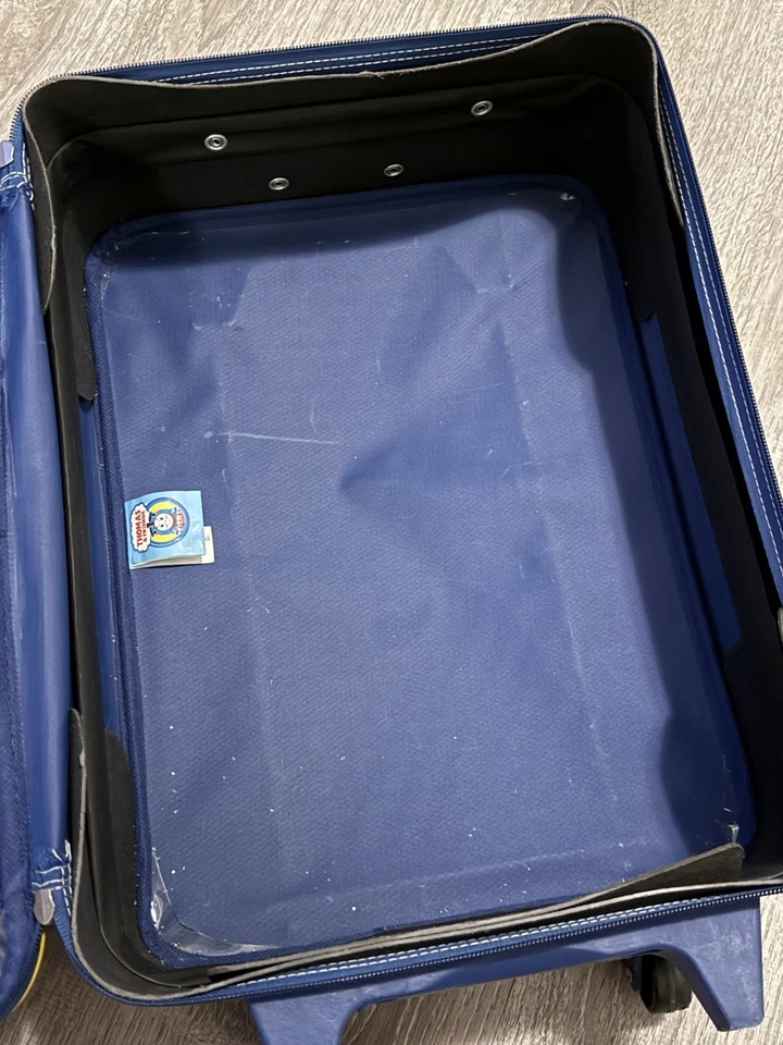 Rara maleta con ruedas Y2K Thomas The Train con asa 16”x12”x6” usada Foto 2 de 4