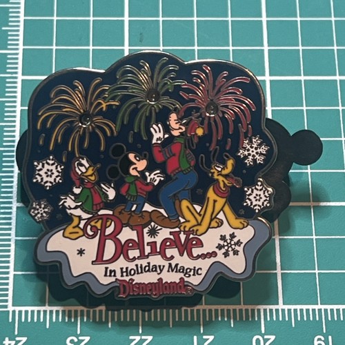 "Believe…In Holiday Magic" Disneyland Limited Edition Pin Mickey Pluto Disney - Bild 5 von 18