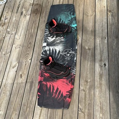 Ronix Krush 130 Women s Wakeboard with Luxe Boots (Size 6-8.5)