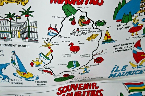 Mauritius Souvenir ire Maurice White Table Mat. - Foto 3 di 5