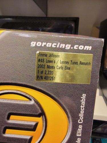 2003 AUTOGRAPHED Jimmie Johnson #48 Lowes/Looney Tunes - 1/24 - ELITE #110 - Picture 5 of 5