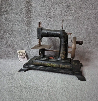 Ancienne machine à coudre enfant en fonte année 1900 JC LP RW Paris BABY - Photo 1/4