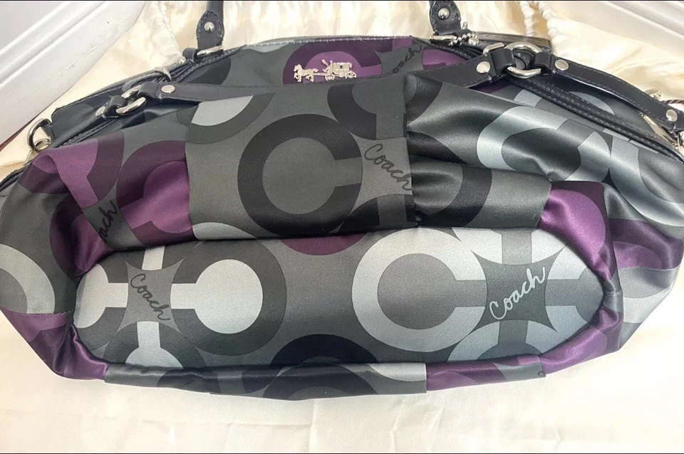 Bolsa de mão Coach Madison Sophia cetim trevo preto roxo cinza 15946 - Imagem 3 de 4