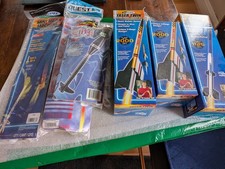 LOT OF MODEL ROCKETRY ROCKETS And PARTS & Launch Pads ESTES  Quest