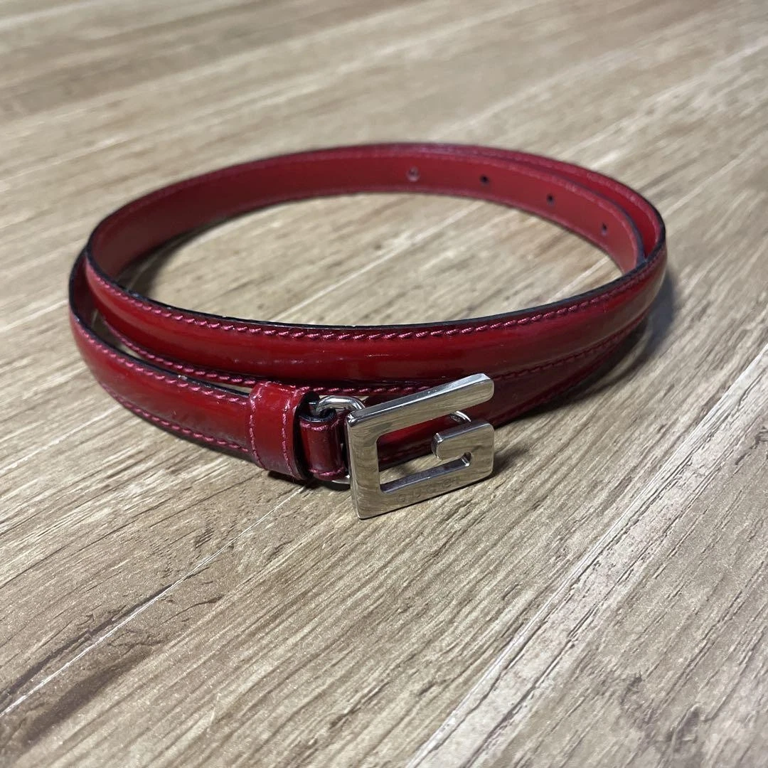 Ceinture rouge GUCCI 75/30 037 194, boucle logo G, fine, sans boîte, femme occasion