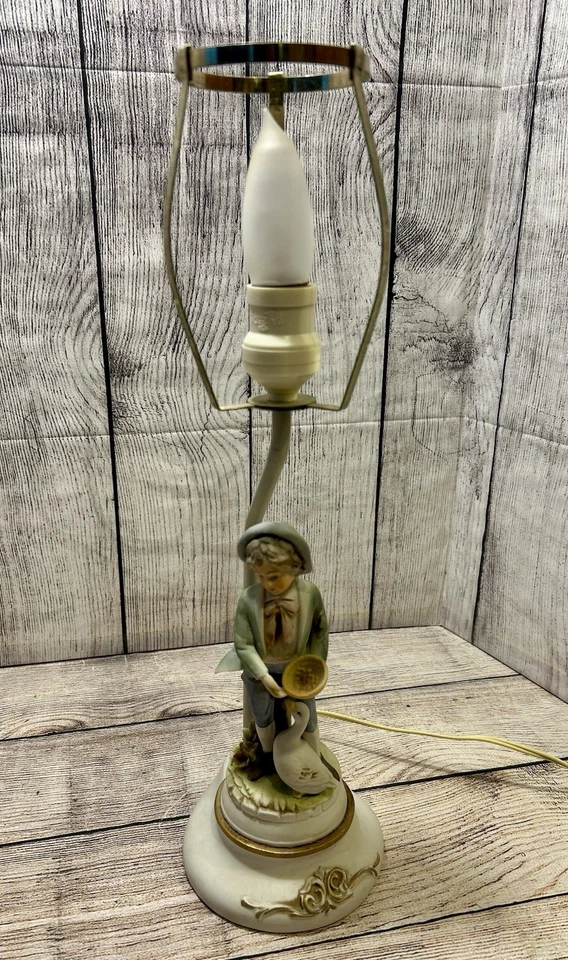 Arnart Bisque Porcelana Lámpara Base Estatuilla Niño Alimentando Ganso De Colección Foto 2 de 4