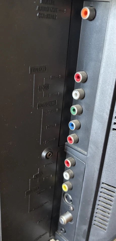 Sylvania 15” LCD TV DVD Player Combo AUX RCA Gaming S-Video No Remote TESTED - Image 4 of 4