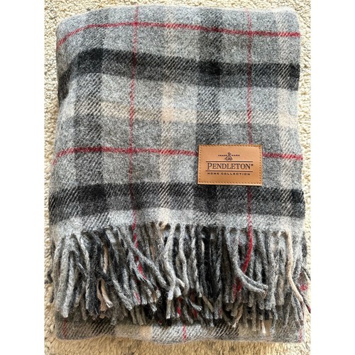 PENDELTON plaid wool blanket NBC SUNDAY NIGHT FOOTBALL LOGO, NFL, gray fringed - Picture 9 of 16