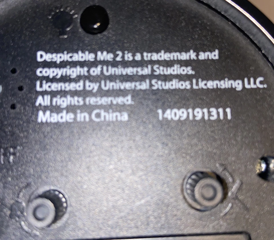 Despicable Me Alarm Clock Battery Operated Acrylic Analog Minions Working - Image 4 of 4