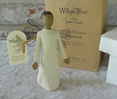 Vintage Willow Tree Angel of Grace Ornament Figurine 2001 Susan Lordi Box