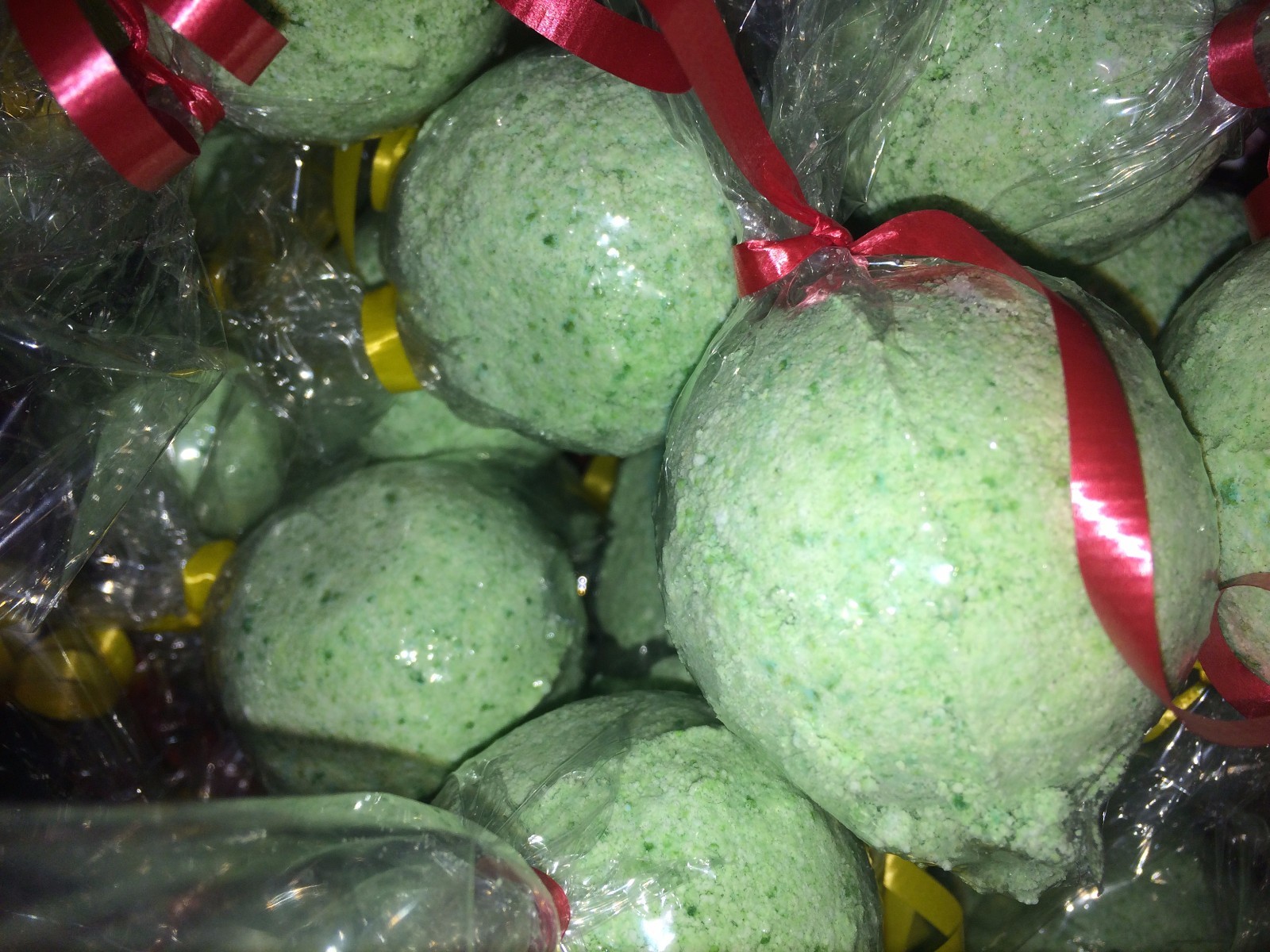 HUGE LOT of 8 Shower Bombs, Shower Steamers, Decongestant, Congestion