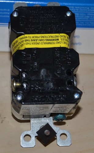 Leviton 6490-W GFCI Faceless Switch Rated Receptacle 20A 125VAC Feed Thru White - Picture 4 of 9