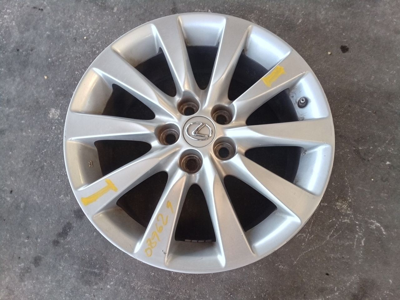 18x7.5 10-Spoke Alloy Wheel Fits 2010-2012 Lexus LS460 Part #339725