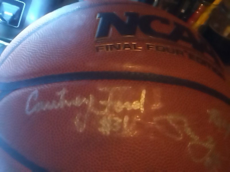 12 AUTOGRAPHS-SIGNED WNBA BASKETBALL W/JEANETTE POHLEN, COURTNEY FORD & 10 MORE!