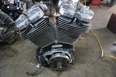 17 HARLEY DAVIDSON ROADGLIDETOURING 107CI WATER COOLED 37000 MILES  M-13